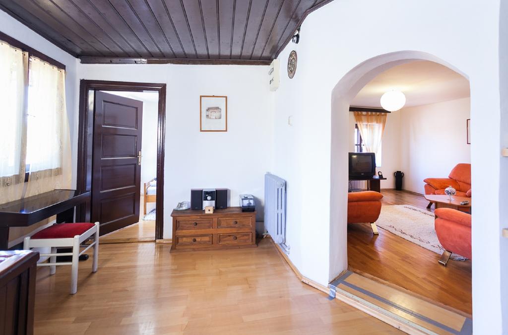 Guesthouse Nina SJJ Zimmer foto